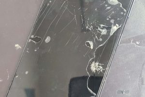 Androidの画面が真っ暗！原因と対処法を総まとめ